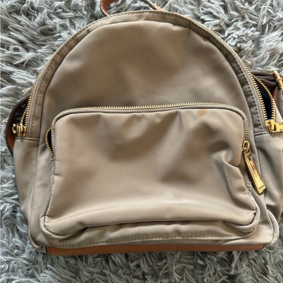 Tommy Hilfiger Small Beige & Brown Women' s Backpack. Some wear on the handle. - Picture 2 of 7